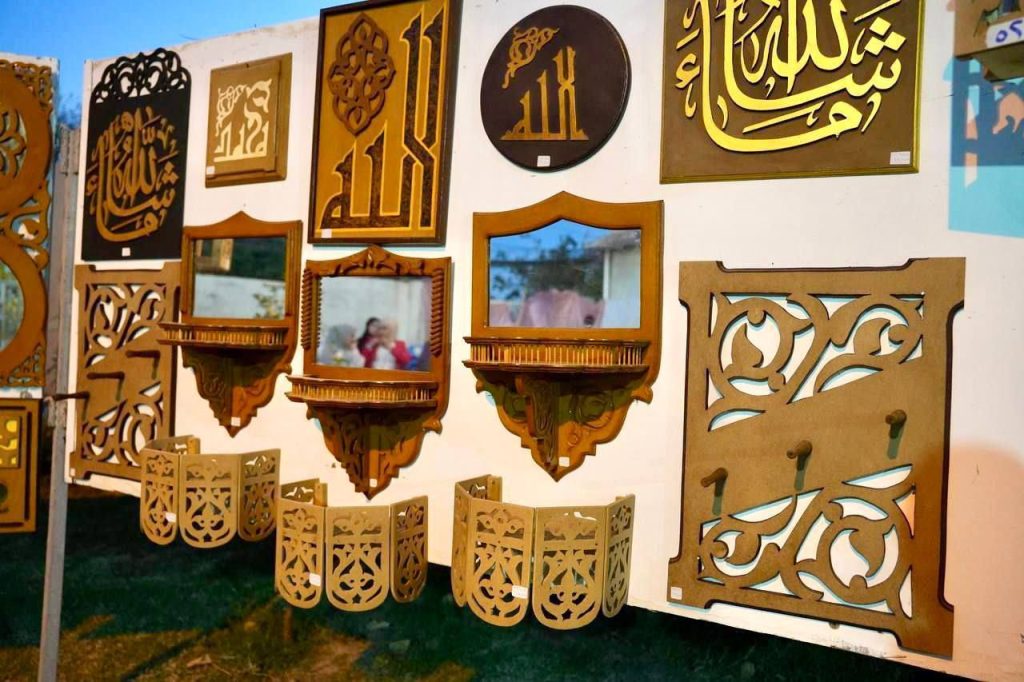 2-بازار-min-1-1024x682 وزارة التربية تفتتح البازار السنوي للأعمال اليدوية في الموصل منصة للإبداع وروح الابتكار