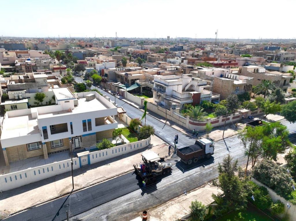 img_6916-1024x767 استمرار أعمال التبليط في حي الزيادة ضمن مشروع "مجاري الأيمن الموحد"