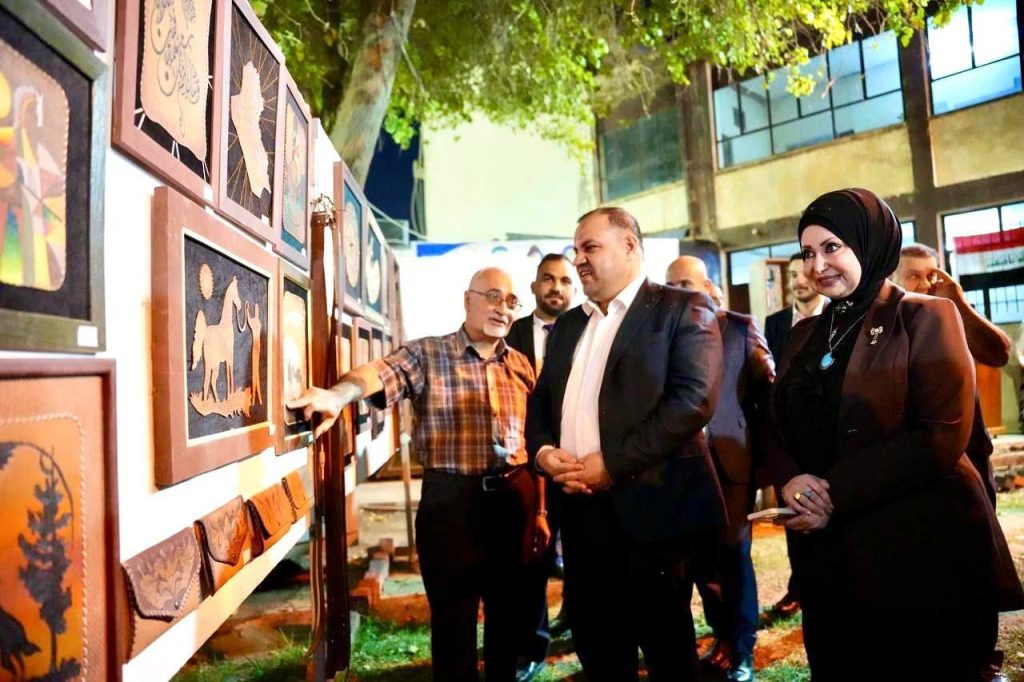 بازار-1024x682 وزارة التربية تفتتح البازار السنوي للأعمال اليدوية في الموصل منصة للإبداع وروح الابتكار