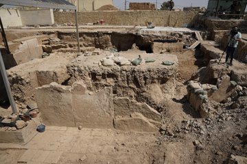 نينوى اكتشاف أكبر ثور مجنّح في تاريخ الدولة الآشورية داخل قصر الملك آسرحدون بالموصل