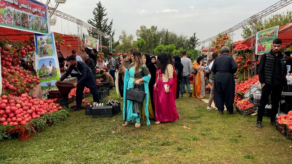 4-6-1024x576 انطلاق مهرجان الرمان الـ11 في حلبجة.. احتفال بالإنتاج المحلي والهوية الثقافية