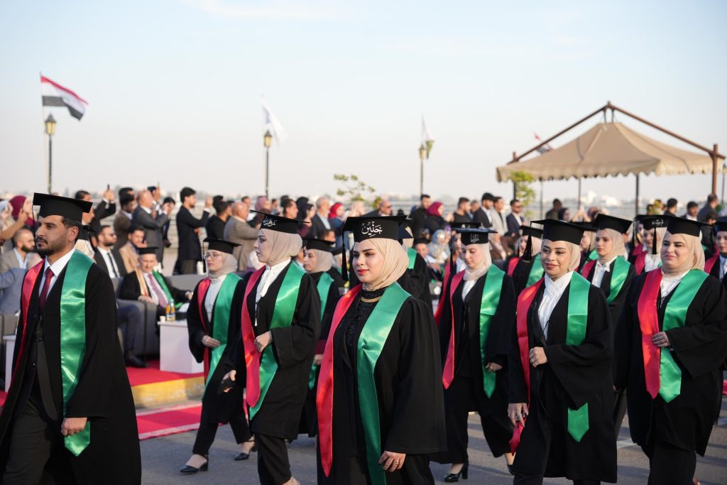 1-2-1024x683 دورة التميز والإبداع تتوج نجاح طلبة جامعة نينوى بتخرج دفعتها السابعة