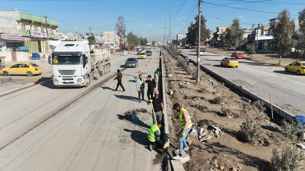1-5-1024x576 بمسارين وتصميم حديث.. المباشرة بتطوير أحد أهم الشوارع الحيوية في جانب الموصل الأيسر