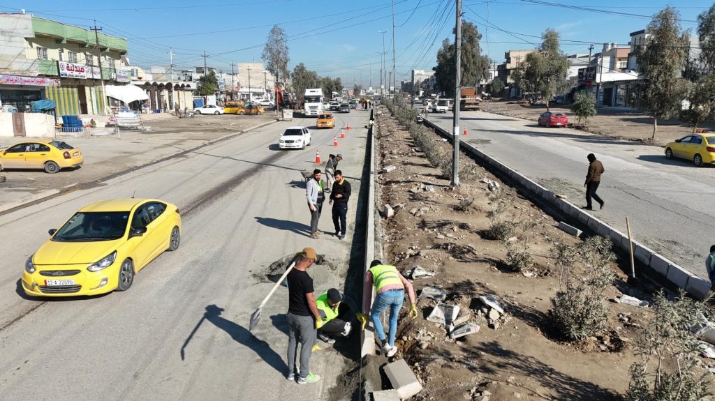 3-2-1024x575 بمسارين وتصميم حديث.. المباشرة بتطوير أحد أهم الشوارع الحيوية في جانب الموصل الأيسر