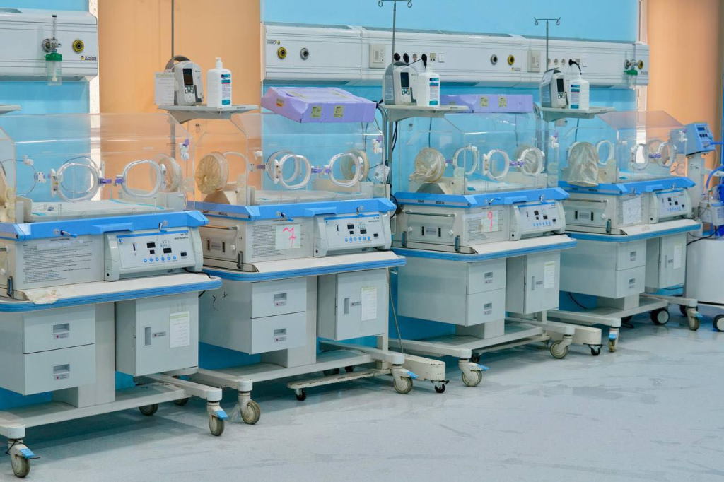 image-4-1024x682 نينوى تفتتح بناية الخدّج والنسائية بمجمع الخنساء الطبي بعد إعمارها وتأهيلها