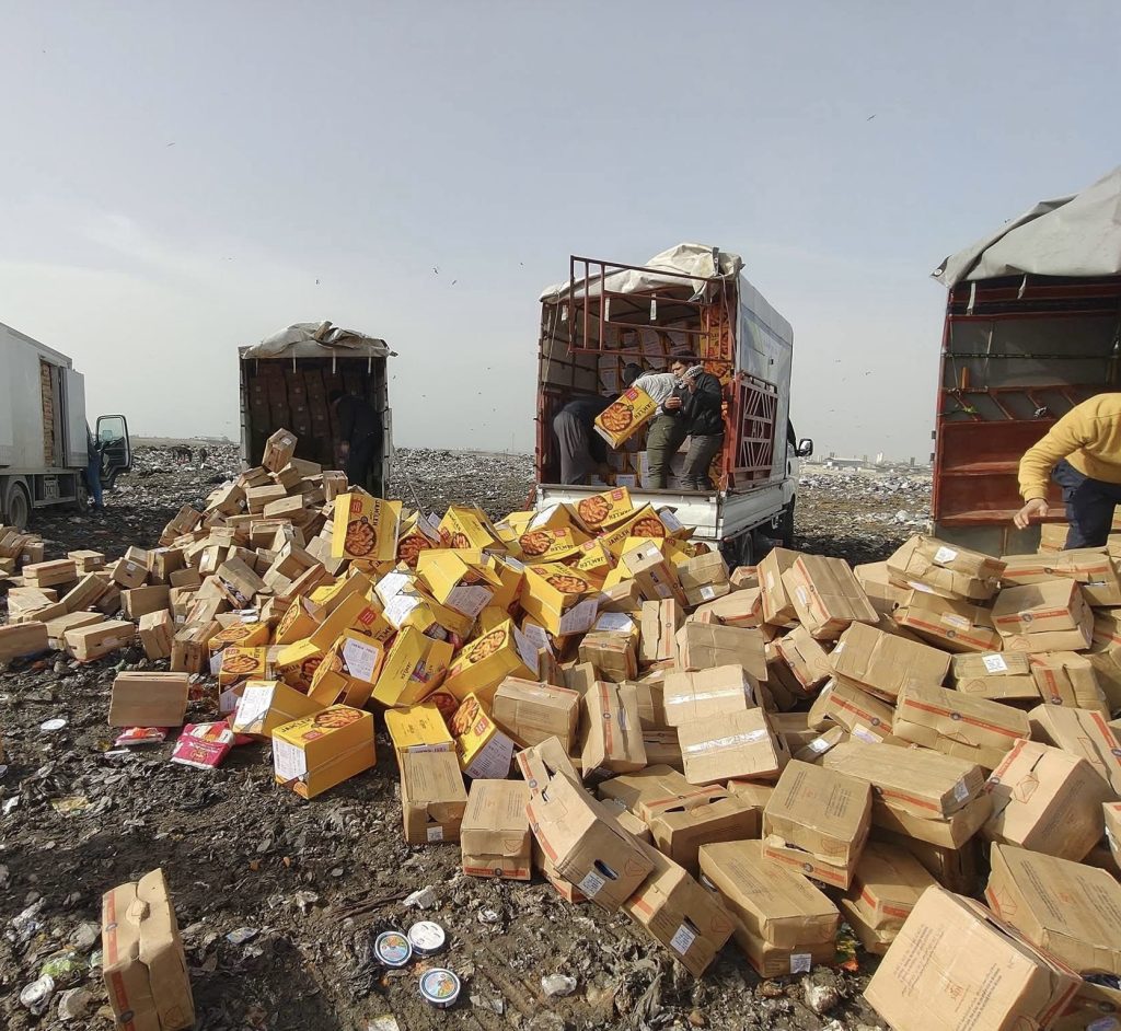 img_4135-1024x942 بالأطنان تُسحب من الأسواق.. إتلاف 12.5 طناً مواد غذائية فاسدة وإغلاق محال مخالفة في الموصل