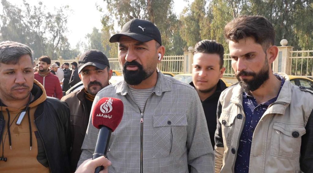 تكسي-2.jpgمضغوطة-1024x566 سائقو تكسي الموصل يحتجون على تطبيقات التوصيل: «تهديد مباشر لأرزاقنا»