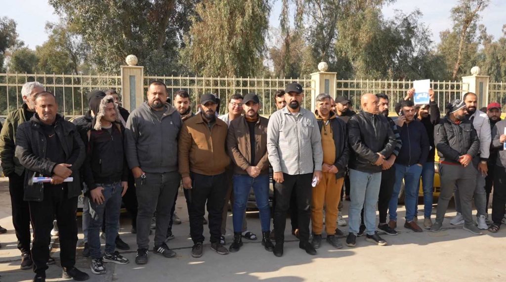 تكسي-3.jpgمضغوطة-1024x571 سائقو تكسي الموصل يحتجون على تطبيقات التوصيل: «تهديد مباشر لأرزاقنا»