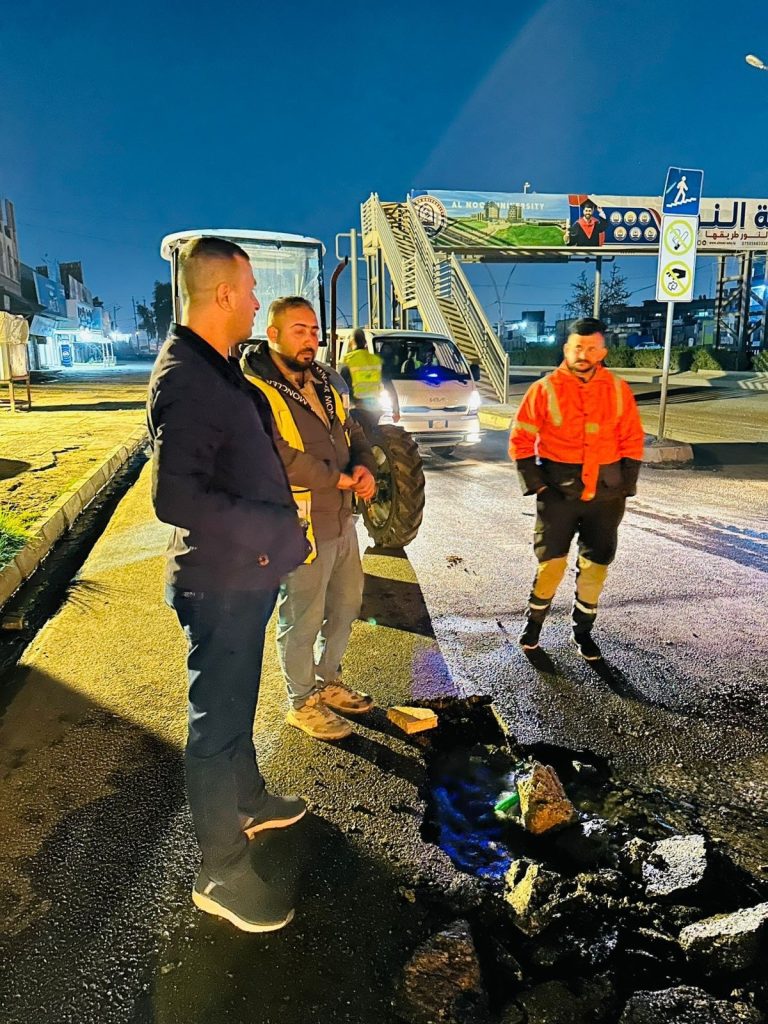 222-768x1024 بلدية الموصل تواصل حملة تأهيل الشوارع الحيوية في جانبي المدينة لتحسين الواقع الخدمي