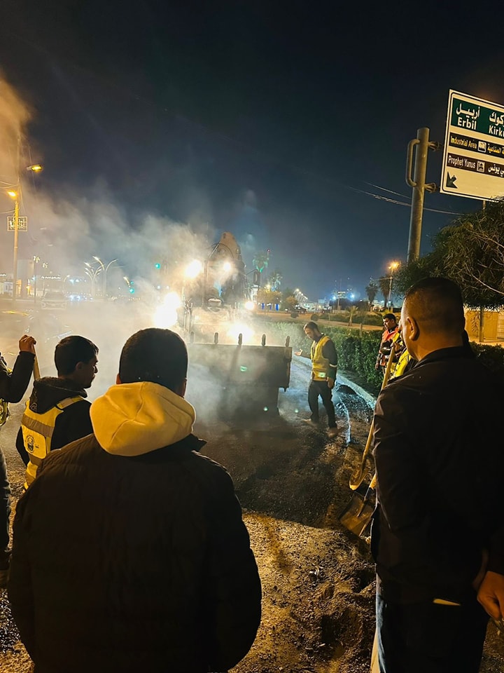 3-1 بلدية الموصل تواصل حملة تأهيل الشوارع الحيوية في جانبي المدينة لتحسين الواقع الخدمي