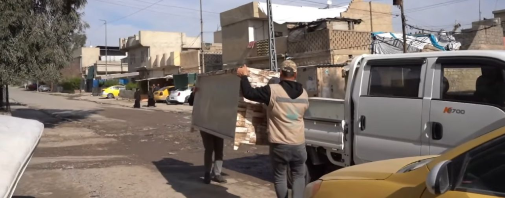 image-60-1024x403 بعد انتهاء مهلة الإنذار.. آليات بلدية الموصل تباشر رفع تجاوزات أسواق المنصور