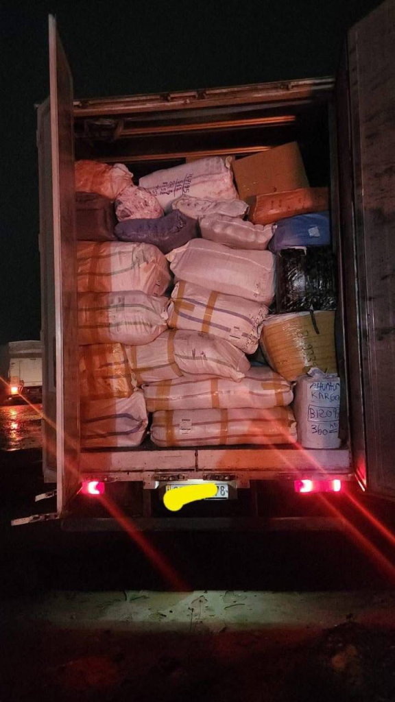 image-78-576x1024 الكمارك تضبط خمس عجلات مخالفة في المنطقتين الشمالية والجنوبية وتُحيلها للقضاء