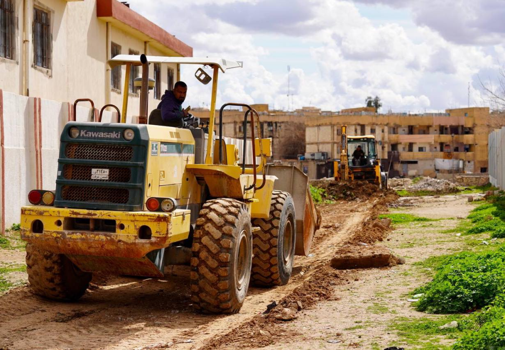 image-82-1024x709 محافظ نينوى يُطلق حملة خدمات متكاملة في شقق اليرموك لتعزيز البنى التحتية