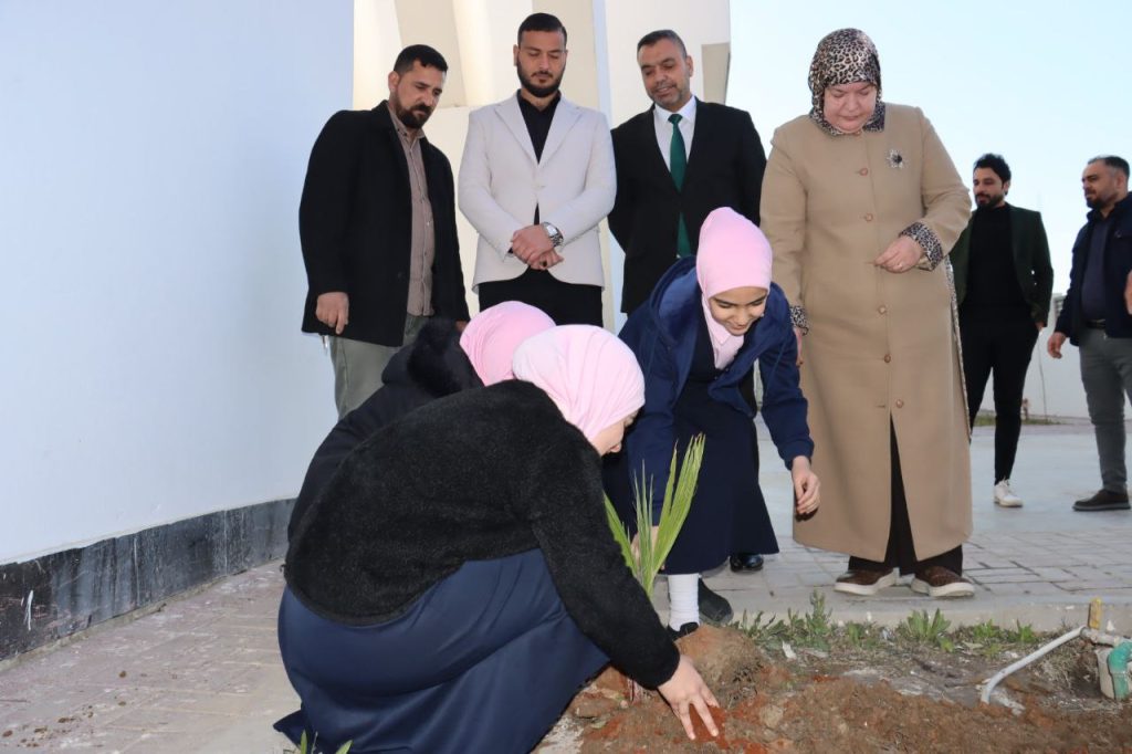 IMG_1773-1-1024x682 تربية نينوى تُطلق حملة تشجير واسعة في مدارس المحافظة تزامنًا مع اليوم الوطني للتشجير