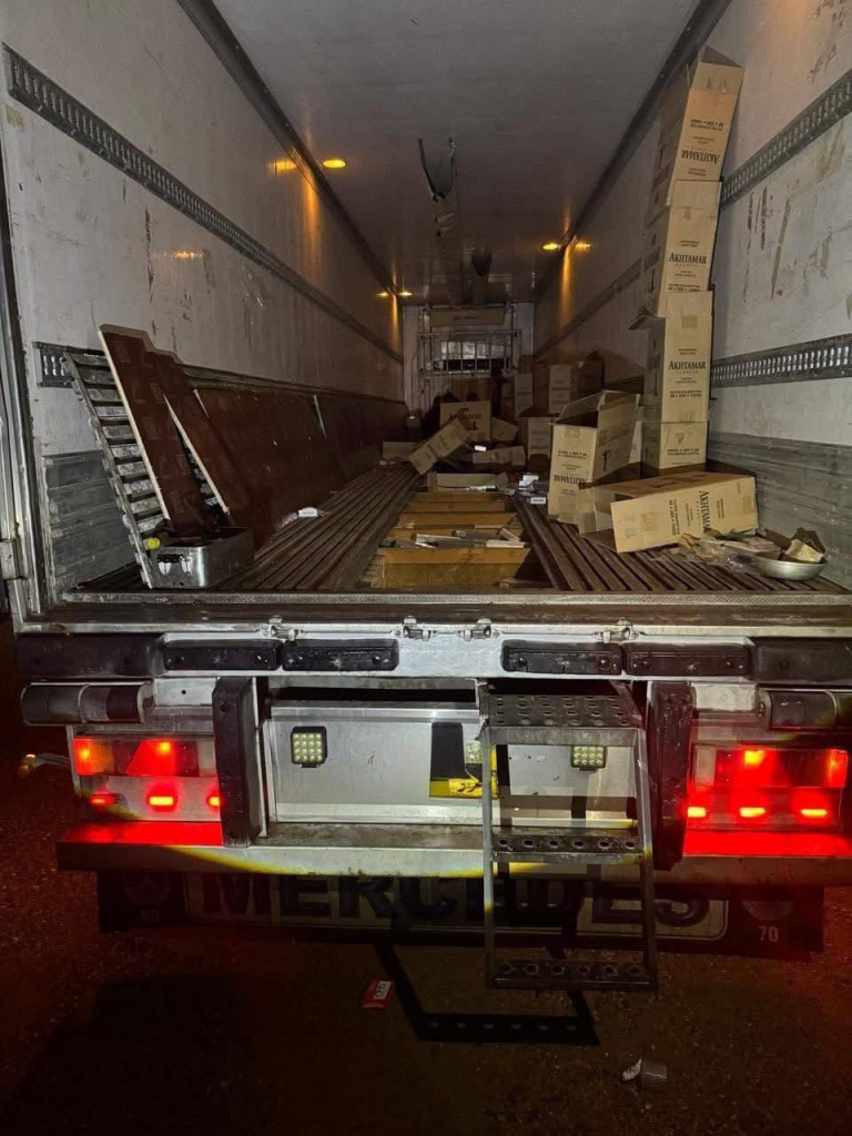 image-46-768x1024  الكمارك تضرب المهربين في "الصقلاوية" والمنطقة الشمالية