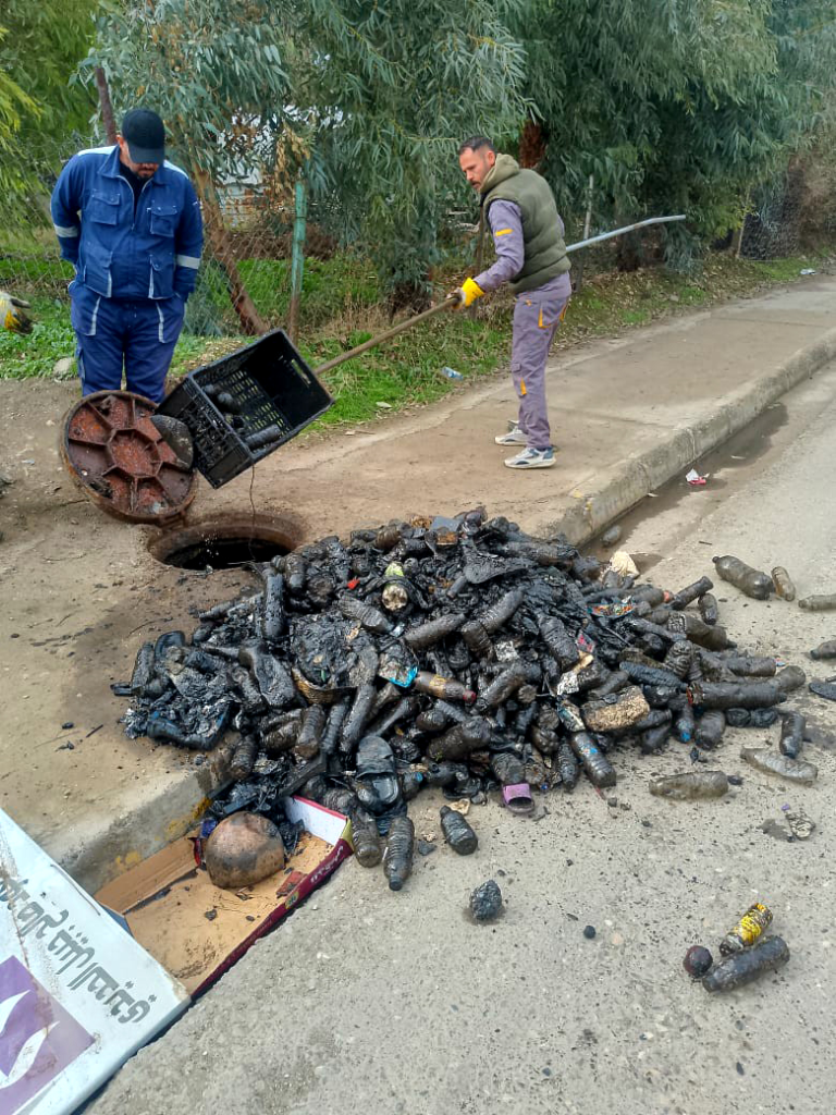 image-50-768x1024  حملة كبرى لتنظيف شبكات الصرف الصحي في أحياء الموصل بعد الأمطار الأخيرة