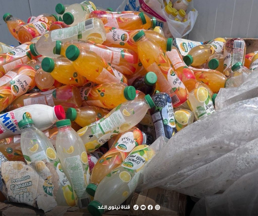 2-1-1024x858 الرقابة الصحية والأمن الوطني يضبطان أكثر من 7 أطنان من المواد الغذائية التالفة في الموصل