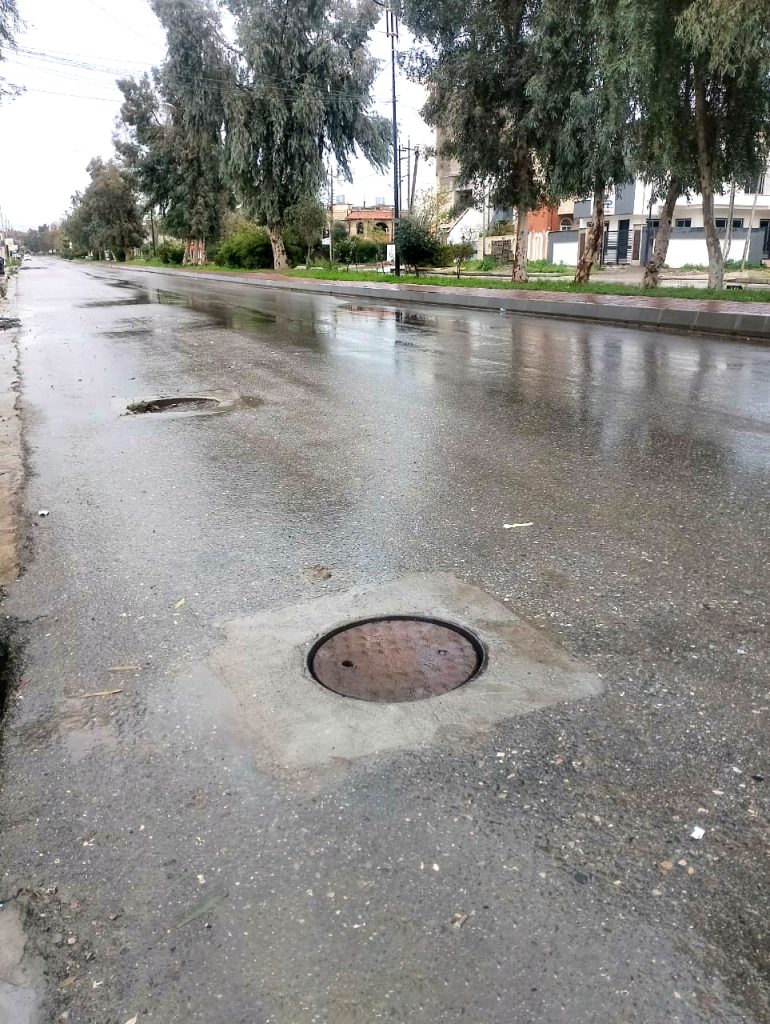 2-3-770x1024  بجهود خدمية.. استبدال أغطية المانهولات المفقودة بالموصل