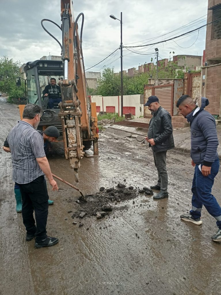 2-768x1024 حملة صيانة كبرى لشبكات مياه المجاري في منطقة المصارف بالجانب الأيسر لمدينة الموصل