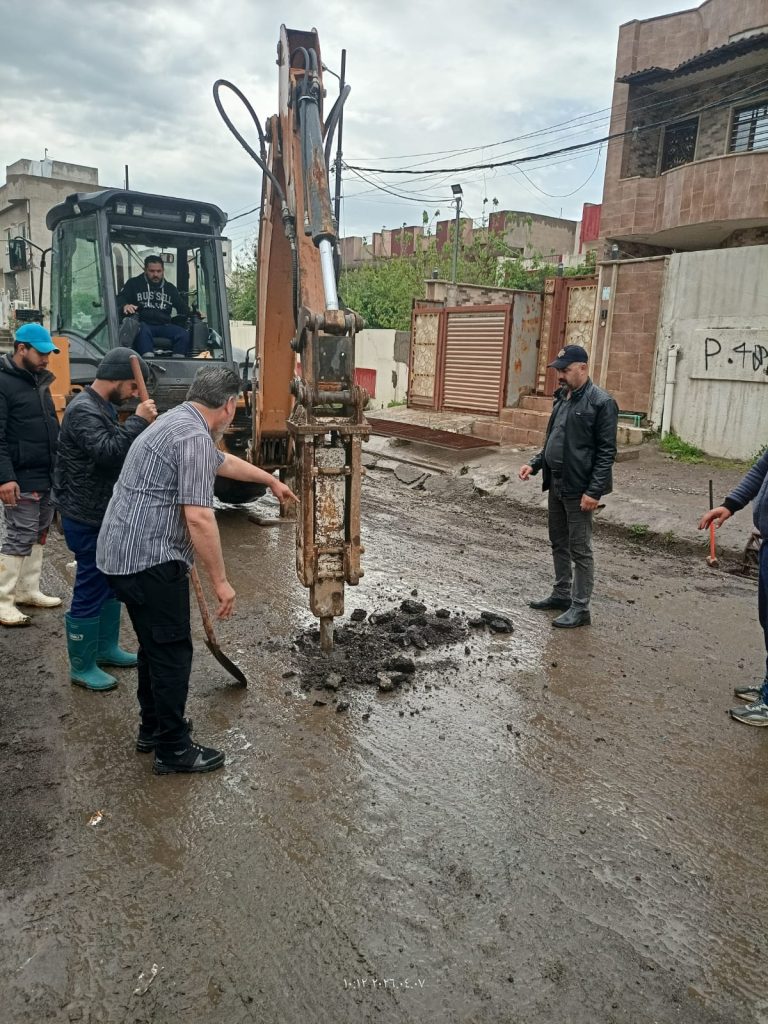 3-768x1024 حملة صيانة كبرى لشبكات مياه المجاري في منطقة المصارف بالجانب الأيسر لمدينة الموصل
