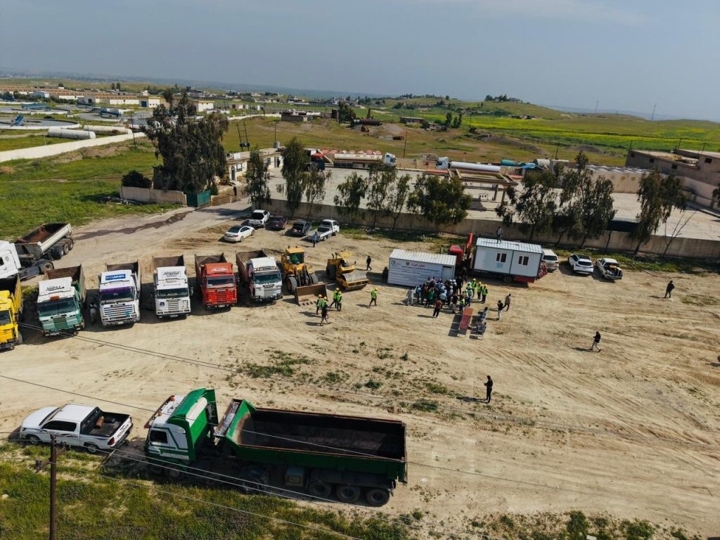 3-8-1024x768 انطلاق ثورة إعمار الطرق في نينوى: بدء تأهيل طريق الموصل–كسك من بوابة الشام