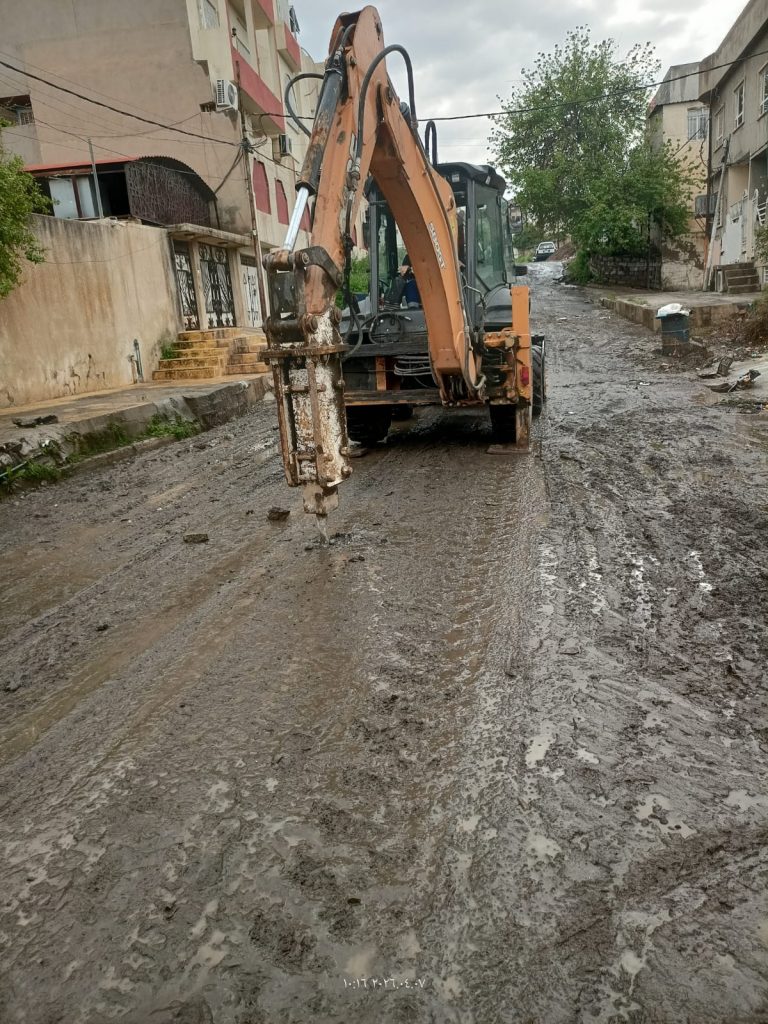 4-768x1024 حملة صيانة كبرى لشبكات مياه المجاري في منطقة المصارف بالجانب الأيسر لمدينة الموصل