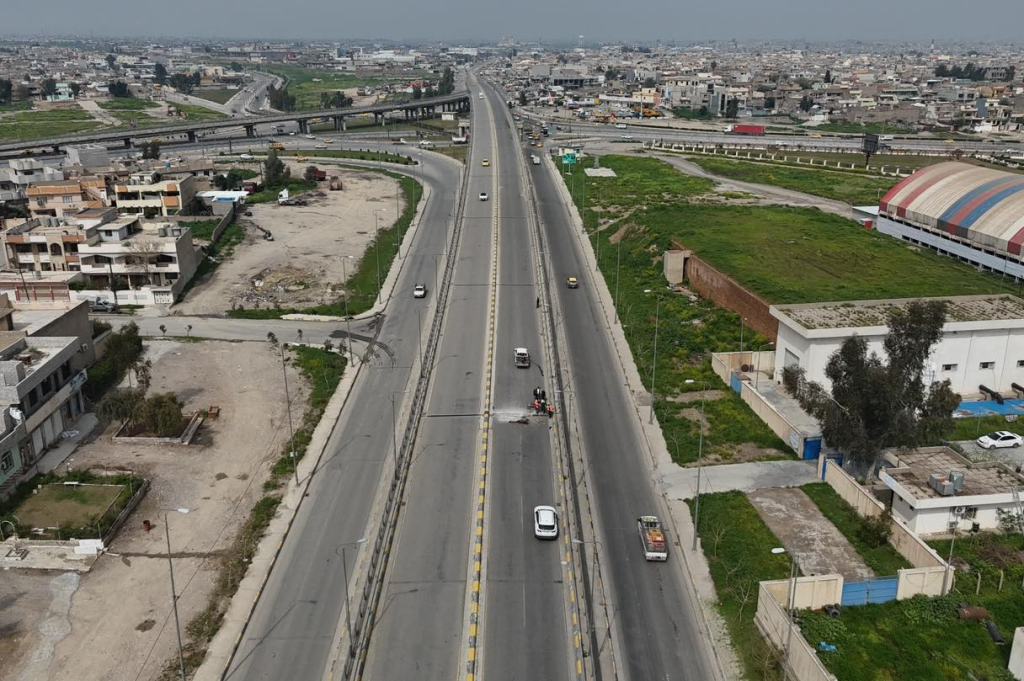 image-6-1024x681  لضمان انسيابية السير.. الموصل تبدأ معالجة التخسفات في مفاصل مُجسّر اليرموك