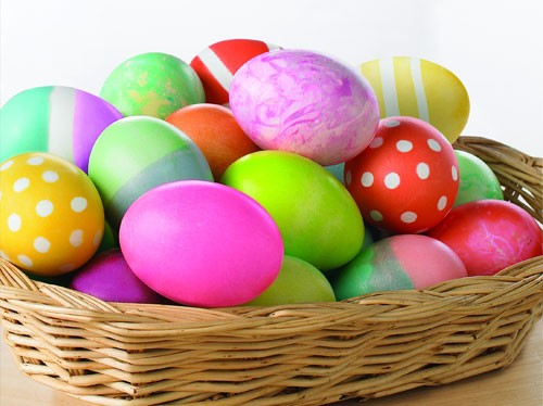 image-8 بين الموروث والرمزية.. صبغ البيض يتصدر طقوس احتفال مسيحيي العراق بعيد القيامة