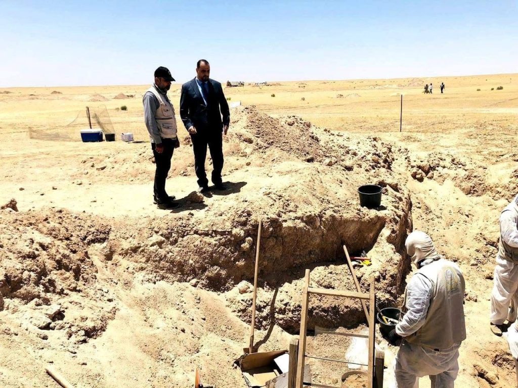 1-10-1024x768 استخراج رفات 35 ضحية من مقبرة جماعية جديدة بالأنبار