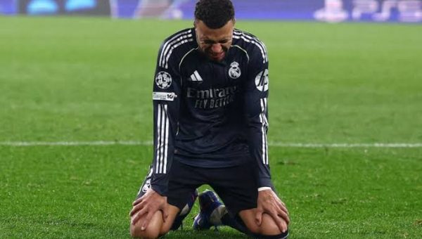 بطاقة واحدة قد تنهي تواجد مبابي في ريال مدريد حتى نهاية الموسم