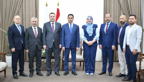 محافظ نينوى يبحث مع وفد حكومي مشاريع الجامعات المستحدثة وخطط تطويرها