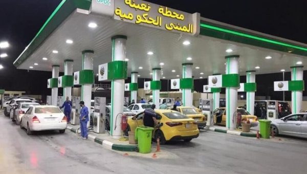 وزارة النفط تنفي وجود أزمة بنزين وتؤكد وصول خزينها الى 100 مليون لتر