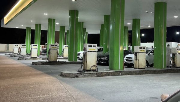 لمواجهة الطلب المتزايد.. النفط تعلن قفزة بإنتاج البنزين إلى 40 مليون لتر يومياً