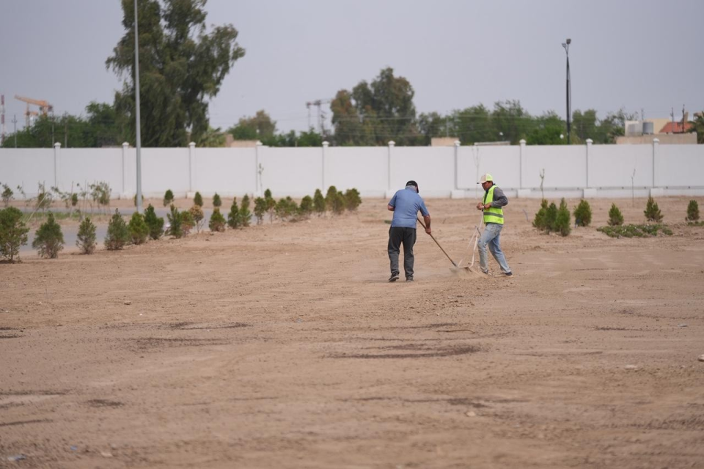 image-1024x683 طفرة تكنولوجية مذهلة بمطار الموصل تُطلق أولى تجارب الزراعة الرقمية للثيل الهولندي