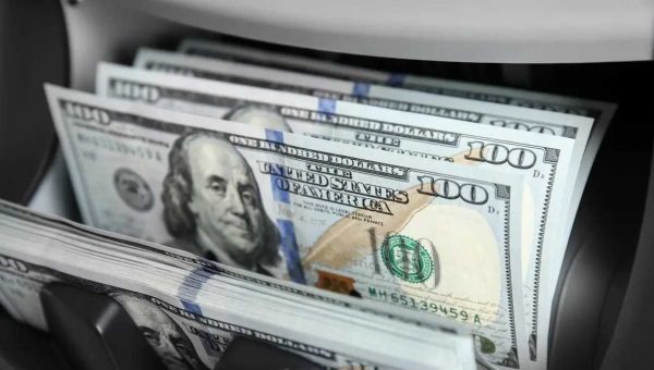 الأسواق العراقية تترقب العيد باستقرار نسبي في أسعار الصرف