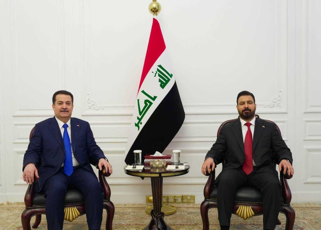 الزيدي.jpgمضغوطة-1024x733 الزيدي يتسلم مهامه رسمياً رئيساً للحكومة وقائداً عاماً للقوات المسلحة