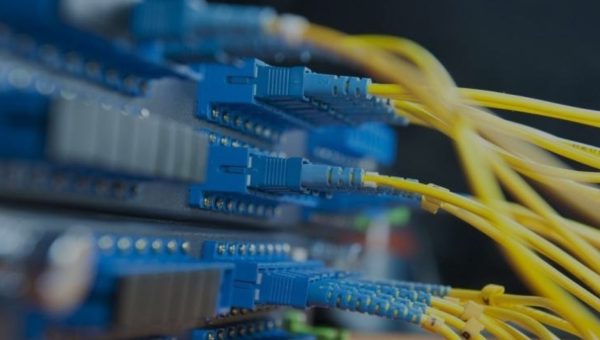 القضاء العراقي يُلغي ضريبة الـ 20% على بطاقات شحن الهواتف