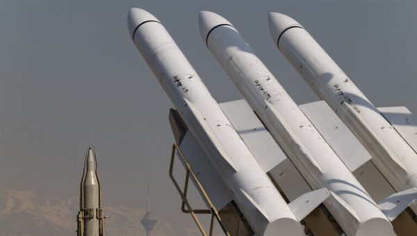 طهران تتوعد بـ”رد ساحق” على الضربات الأمريكية وروبيو يرى الإتفاق ممكنًا عبر الدوحة