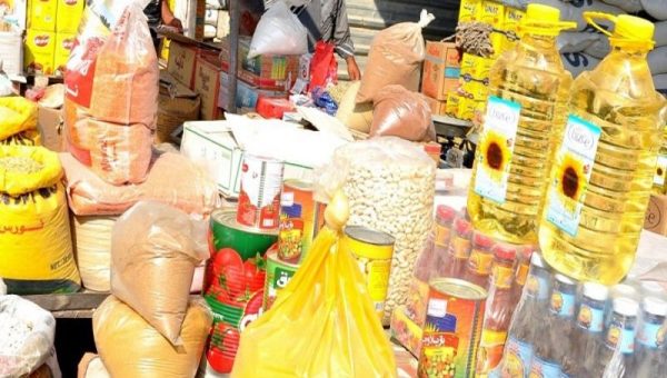 تحرك حكومي لكبح احتكار السلع: التجارة تُلاحق المغالين في أسعار المواد الأساسية