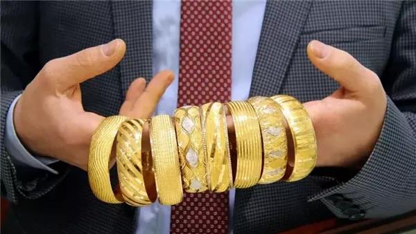 تراجع طفيف للذهب المحلي في العراق تزامنًا مع هدوء البورصة العالمية