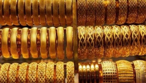 الضربات الأمريكية في إيران تدفع الذهب للهبوط وتُنعش مخاوف التضخم