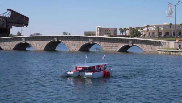 كلية الهندسة بجامعة الموصل تنجح بابتكار روبوت ذكي لتنظيف البحيرات والأنهر