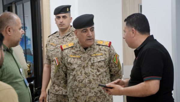 قائد عمليات نينوى يتفقد بعثة نادي الموصل بالمستشفى عقب أحداث مباراة دهوك