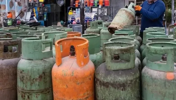 المنتجات النفطية تضبط موقعًا غير قانوني لبيع غاز الطبخ وتصادر 599 أسطوانة بالرصافة