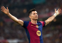 ليفاندوفسكي يُودع برشلونة بهدف في شباك فالنسيا ويدخل قائمة العظماء