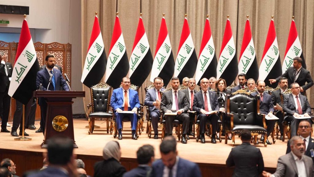 منح-الثقة.jpgمضغوطة-1024x576 الزيدي يتسلم مهامه رسمياً رئيساً للحكومة وقائداً عاماً للقوات المسلحة