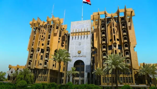 الصناعة تنفي سرقة 800 مليون دولار وتتوعد بمقاضاة نائبة برلمانية