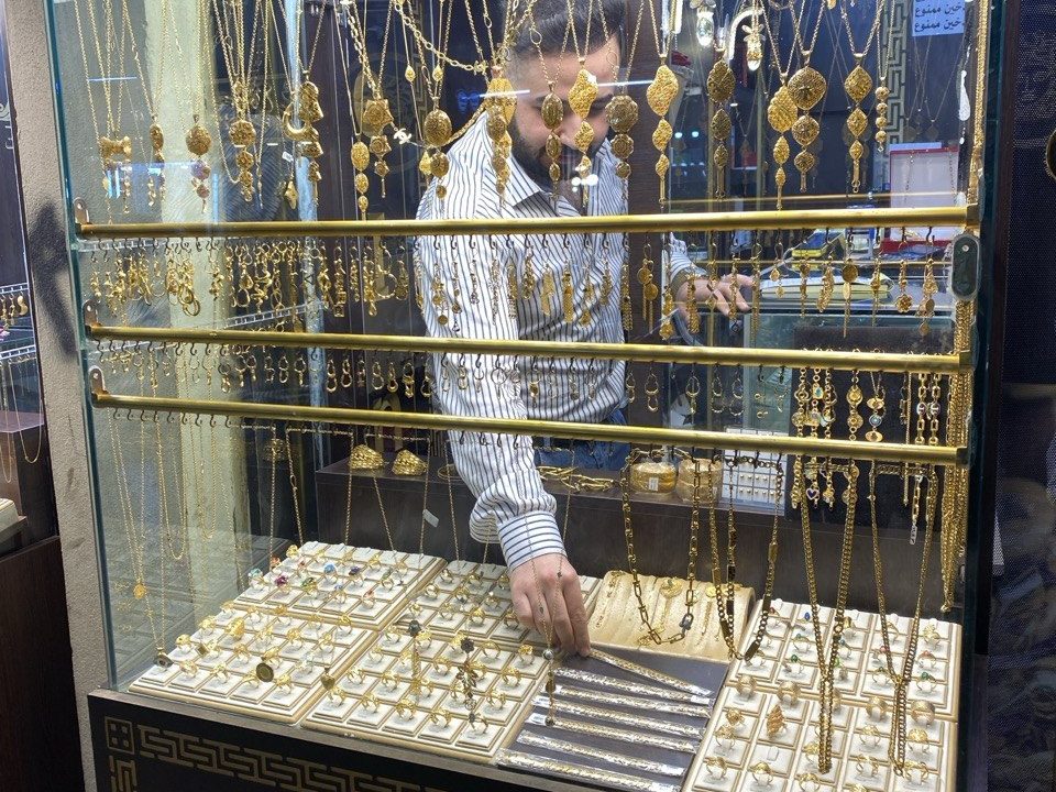 5280914955228093168_121-edited "المواطن الموصلي ذكي واقتصادي".. كيف أنعش تراجع الذهب حركة الأسواق في الموصل؟