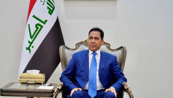 الدخيل يبحث واقع الخدمات ودعم الموسم الزراعي في أقضية نينوى