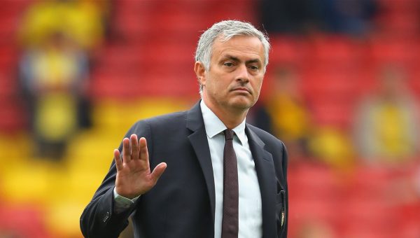 مورينيو يشهر سيف التغيير في ريال مدريد.. 6 نجوم على قائمة الرحيل ومفاجأة مدوية تهز الجماهير